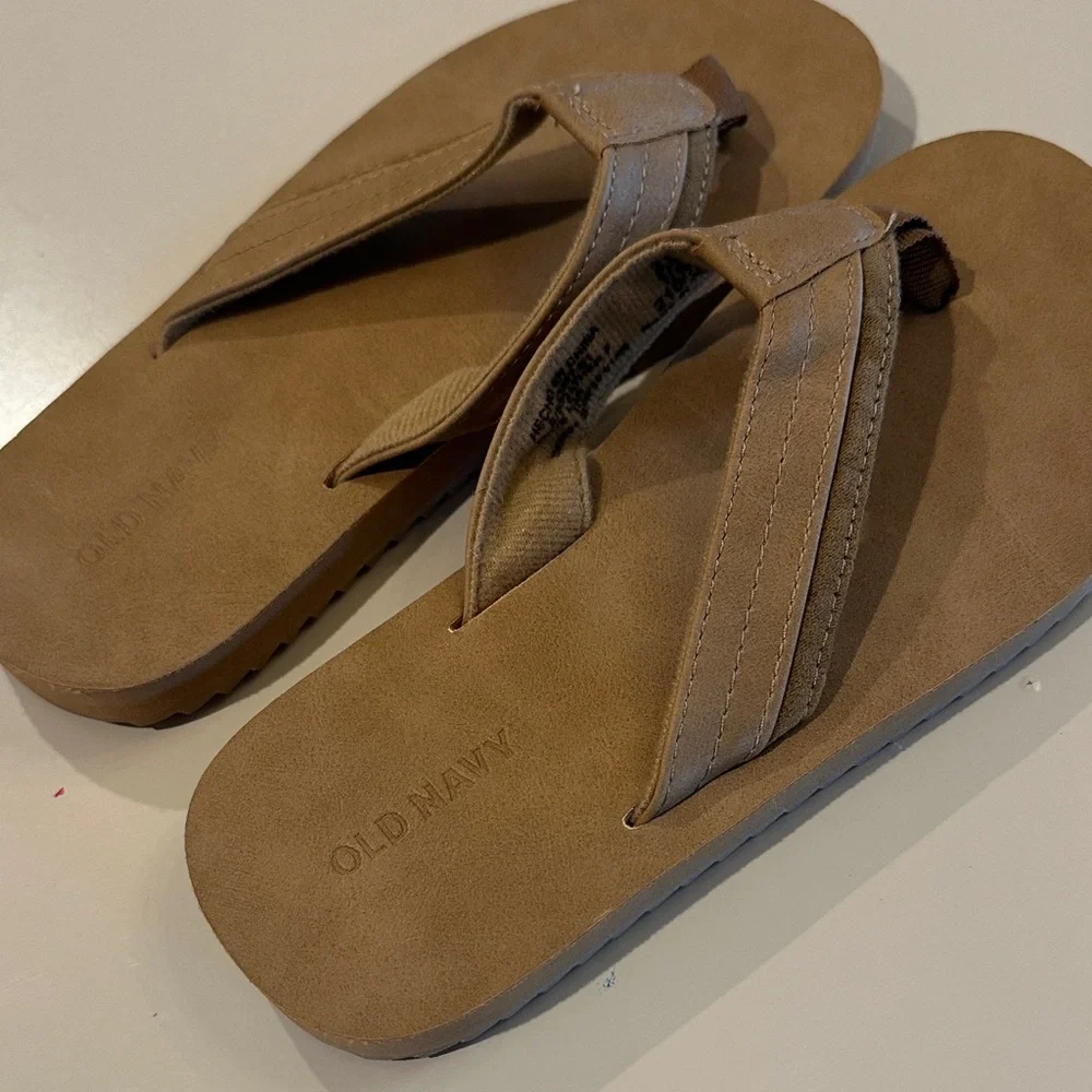 Old Navy Tan Brown Boys Kids Flip Flops